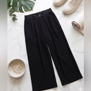 Alo Yoga "Suit Up" Trouser